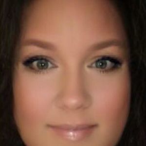 Meet your Posher, Lara